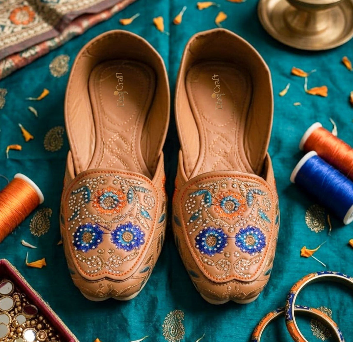 Tan embroidered Jutti