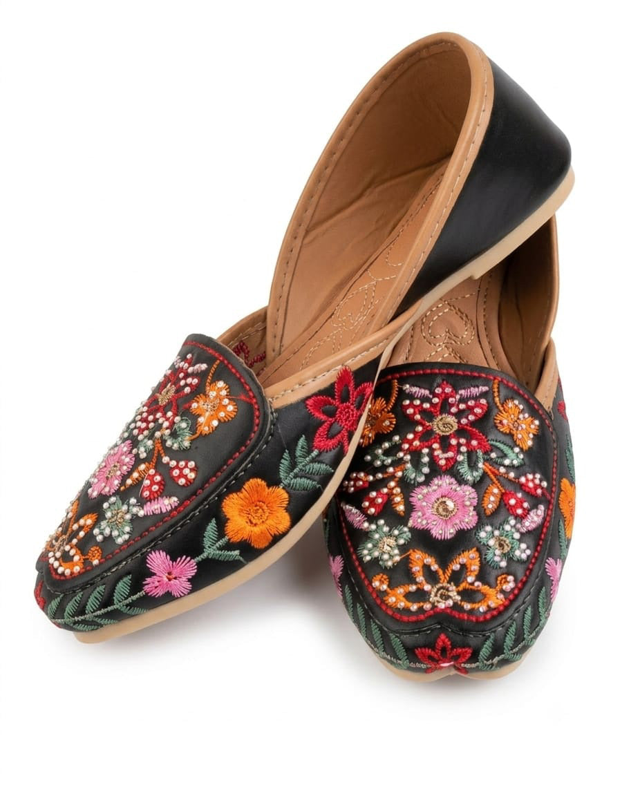 Embroidered Black Jutti