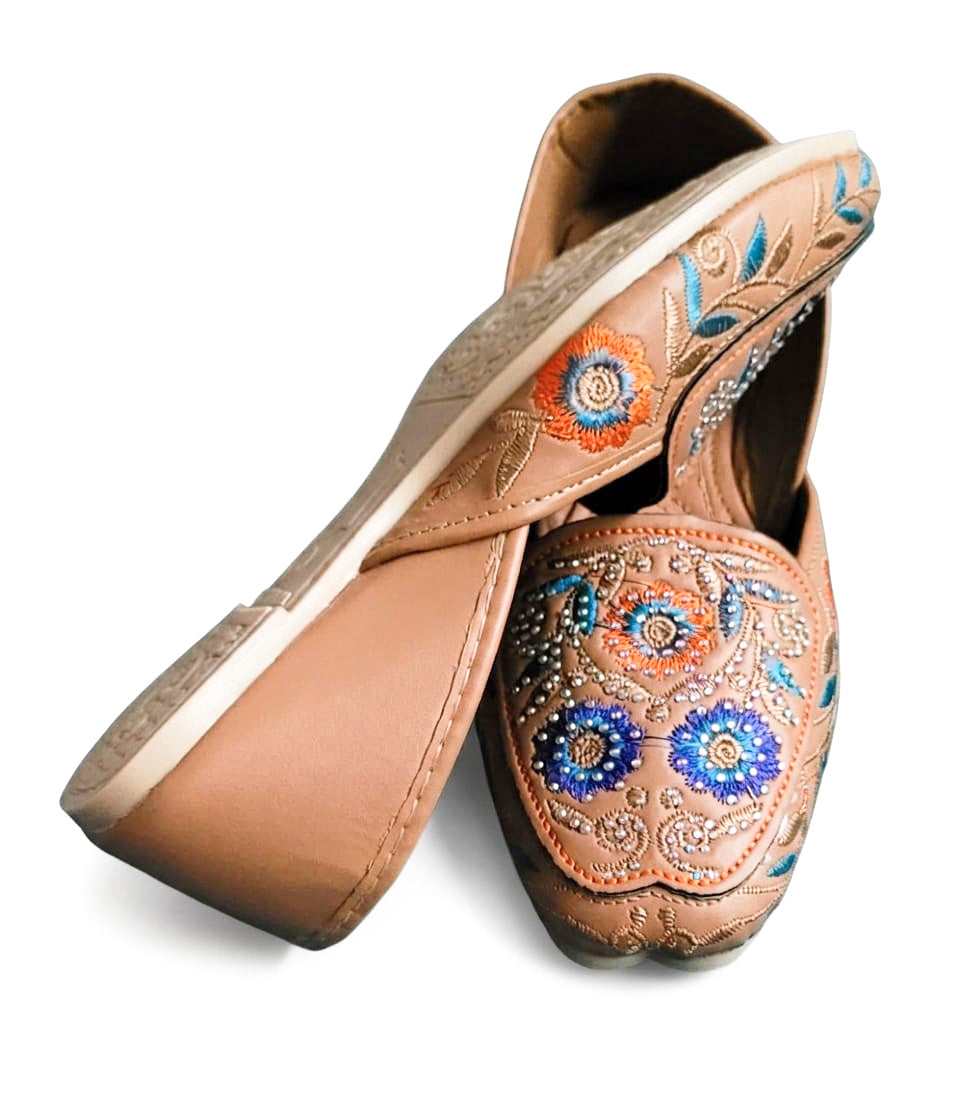 Tan embroidered Jutti