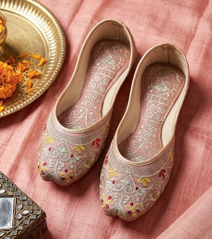 Peach embroidered wedding jutti